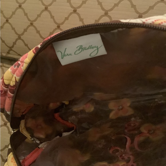 Vera Bradley makeup 💄 travel bag it’s Monogrammed but in excellent shape - Picture 6 of 6